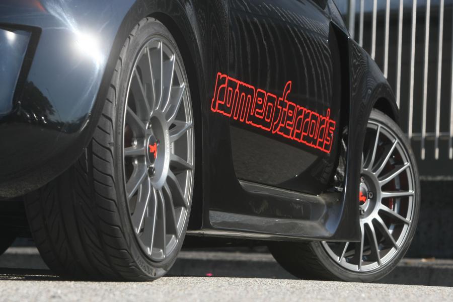 Детали экстерьера Abarth 500 Cinquone Stradale by Romeo Ferraris 2011 года  (фото 11 из 41)